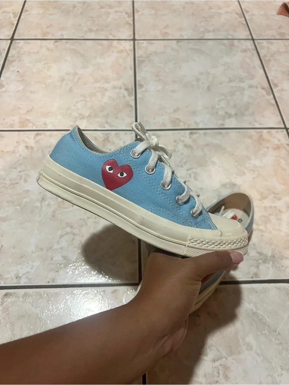 Comme des Garçons PLAY Light Blue Low-Top Sneakers with Red Heart